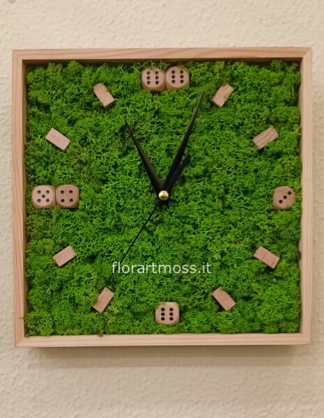 Orologio con lichene stabilizzato